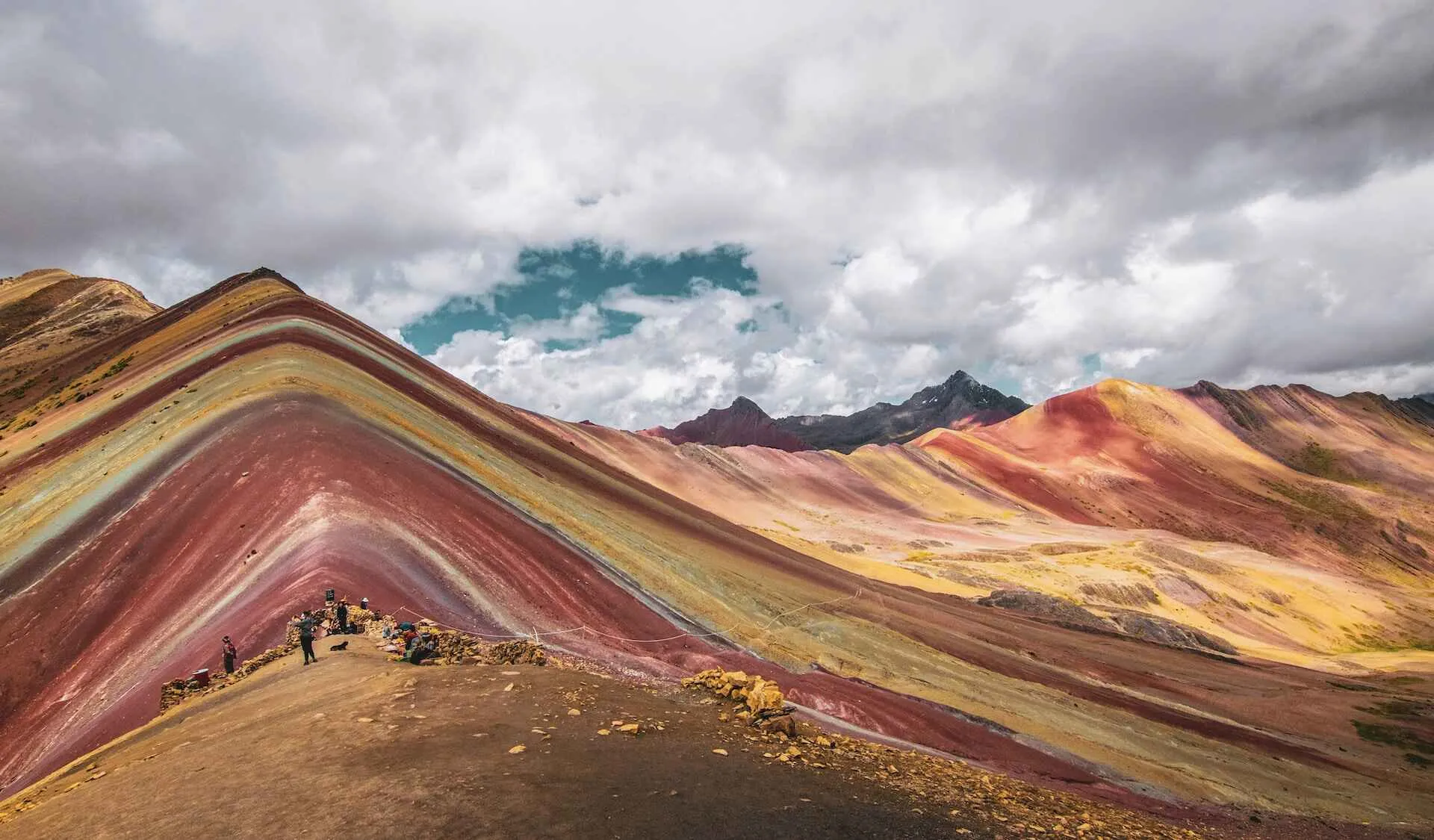 10 best places to travel Rainbow Mountain