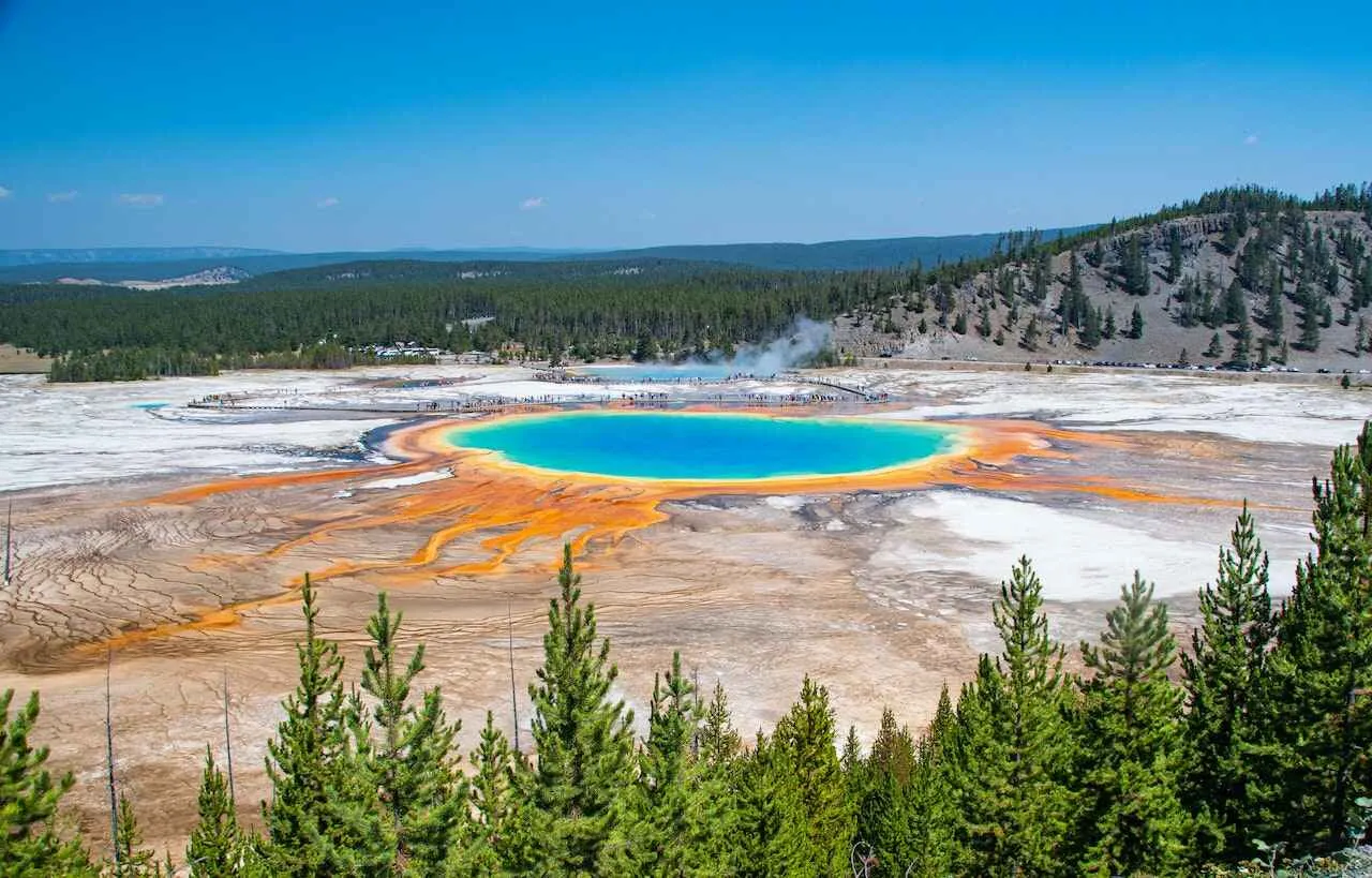 10 best places to travel Yellowstone